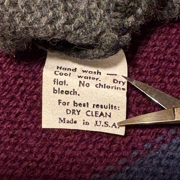 Vintage Eddie Bauer 100% wool cardigan - Picture 5 of 8